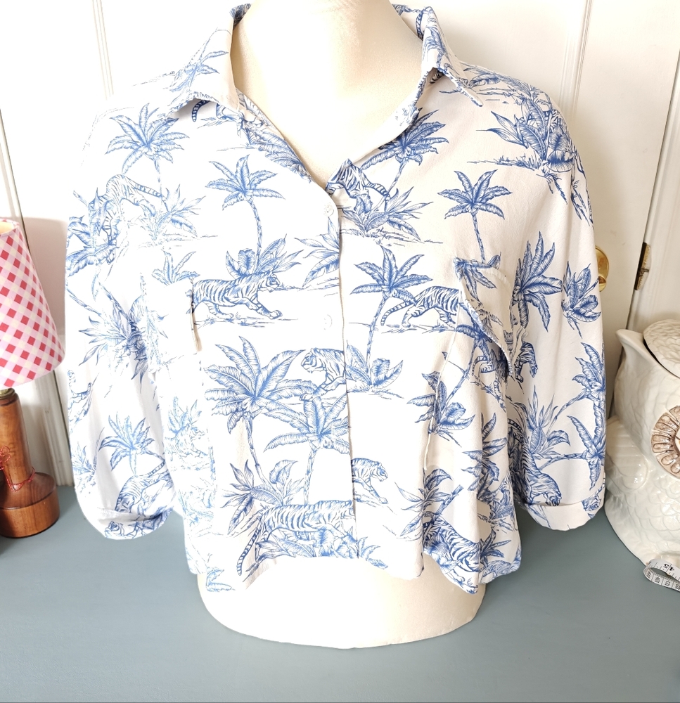 Crop Button down, Short Sleeve Tiger Print Top - Size Small to Medium